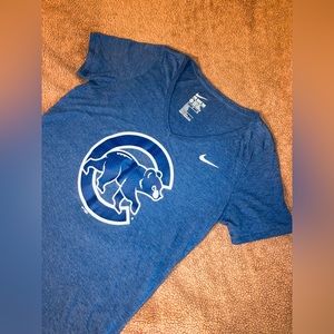 Women’s size XL Nike MLB Chicago Cubs Tee